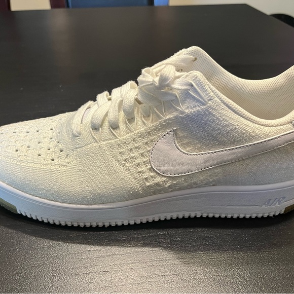 Nike Air Force One - Fly Knit - Low men’s size 11.5 - Picture 4 of 9